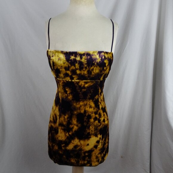 Urban Outfitters Women Velvet Dress Size S - Picture 1 of 9